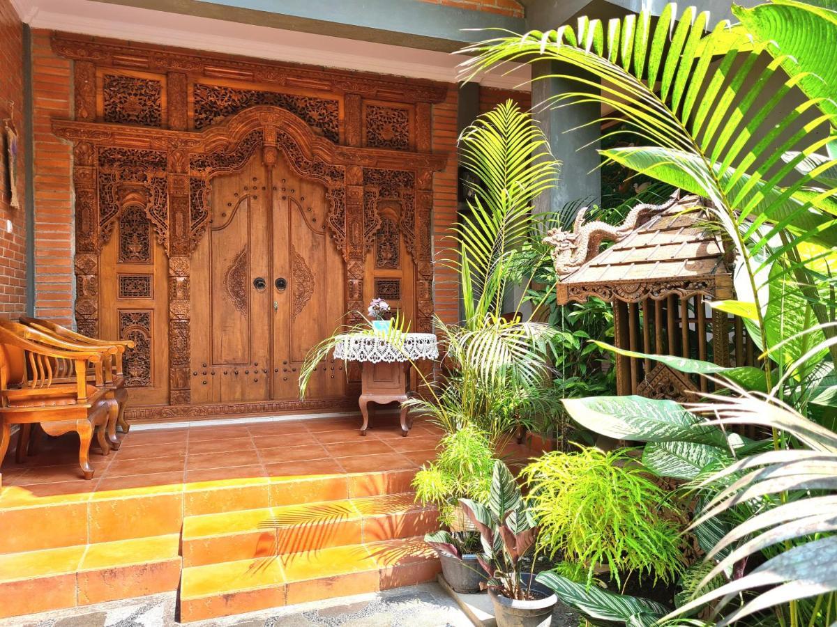 Ndalem Suryo Saptono Guest House Tugu Exterior photo