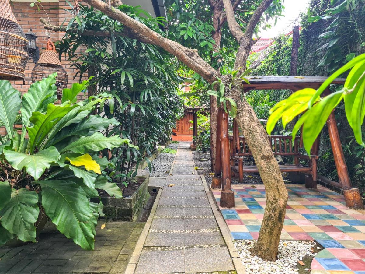 Ndalem Suryo Saptono Guest House Tugu Exterior photo