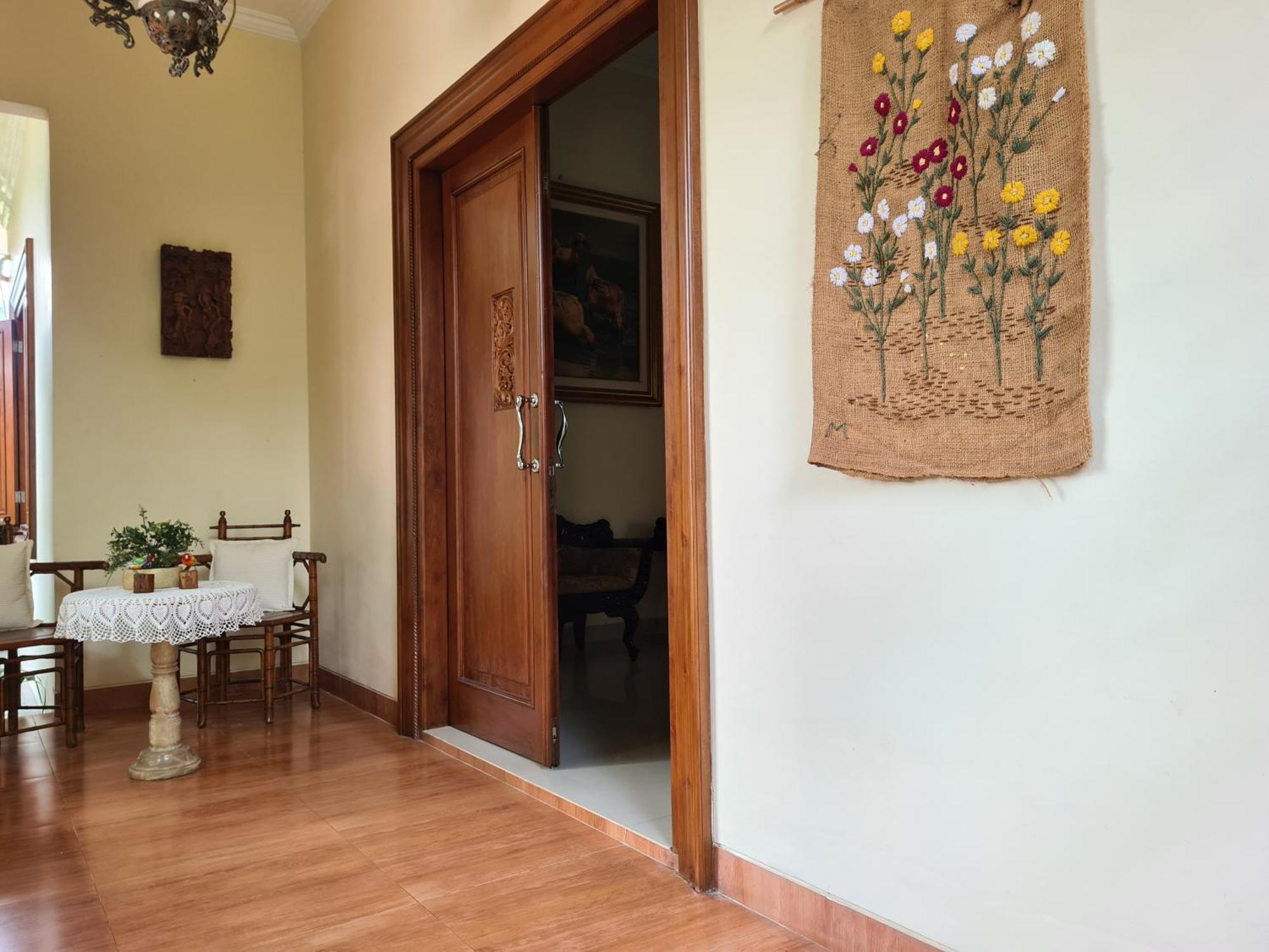 Ndalem Suryo Saptono Guest House Tugu Exterior photo